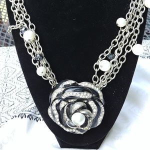 Black and Silver Rose pearl crystal necklace